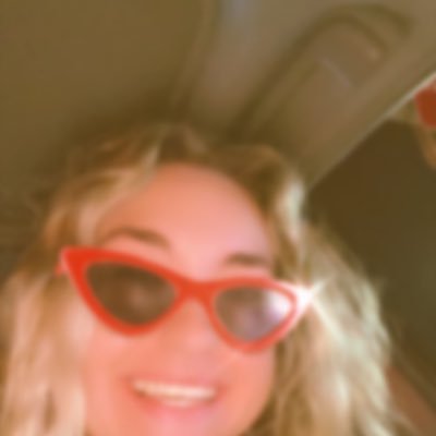 sardellamarie's profile picture. aye yo turn it UP