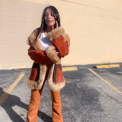Fashion Blogger • ΓΦΒ Alum • IG : briana.nicole03