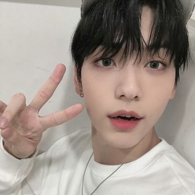 Only BTS & TXT ♡☆♡
☆ @BTS_twt ♡ @TXT_members ☆ BTS WORLD DOMINATION ♡ TXT 4th GEN LEADERS ♡
STREAM BLUE HOUR ⇨ https://t.co/O1lTZmgo4F