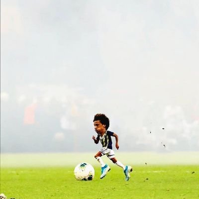 duygu_basarann's profile picture. Feneralist yaşam biçimi®️
Hayatı, Fenerbahçe'ye göre yaşayanlar.