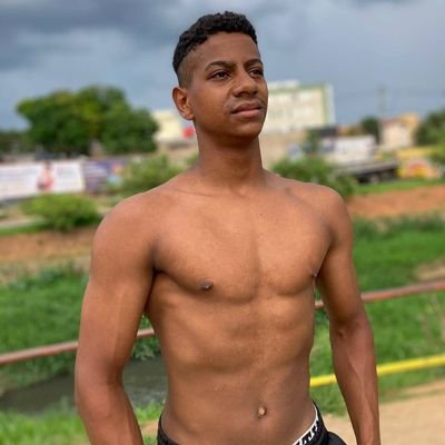 funhov's profile picture. Tudo que você precisa saber de uma vida fitness!