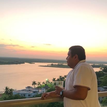 Vivimos en un mundo paralelo en donde la Tierra es plana y el Sol gira alrededor de ella