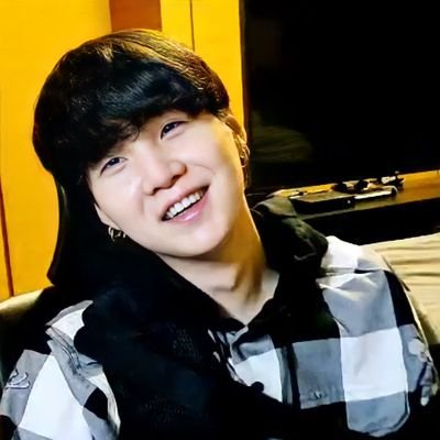 yougivemeluv's profile picture. 💜