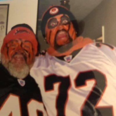 Huge Bengals fan and family man living on the WestSide of Cincinnati. Love everybody. LGBTQ+, Autism, and FootBall !!! CoHost @BengalsBrews