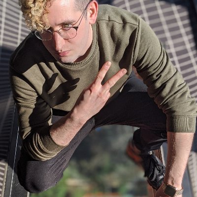 CWebm's profile picture. boston, ma

i make leather things