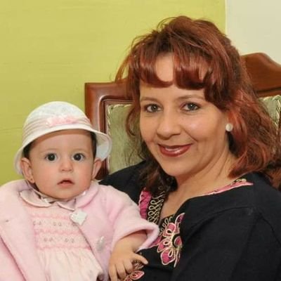 Angiepin17's profile picture. 