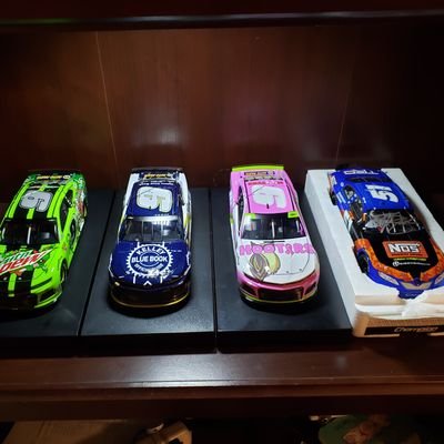 DiecastSales's profile picture. Nascar Diecasts Sales & Raffles Located in AZ / Shipping to lower 48: 1 car $13, 2 cars $15, 3 + cars $17
Instagram: nascardiecasts4sale