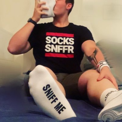 28yo from Austria 🇦🇹 into feet/socks and bondage🦶🏻🧦🪢⛓️ Instagram: _Sockgaggedchris_ recon: Sockgaggedchris