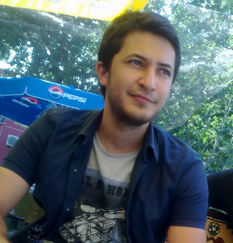 ero222's profile picture. Speak only in vowels