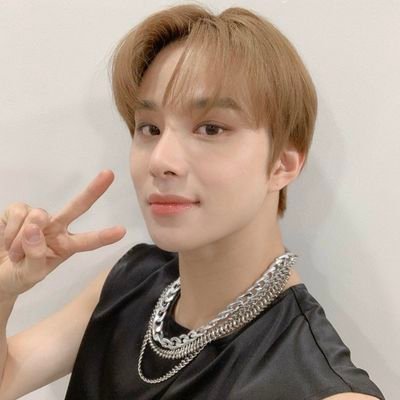 Architect👷🏻‍♀️


#JUNGWOO 🐶💚 || Love NCT all day💚 | she/her