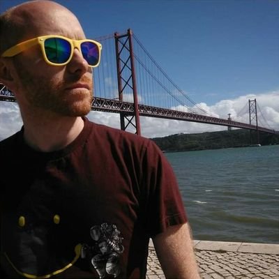 Centre d'Intérêts : cinéma, effets spéciaux, NYC, faits de société, marketing, initiatives insolites et/ou personnelles, actu geek, politique & Scream.