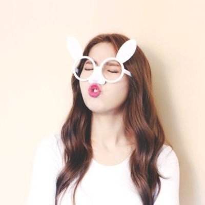 ムンビョル　ソラ ソラ(Solar)、 ムンビョル(Moon Byul) of MAMAMOO - Promise U