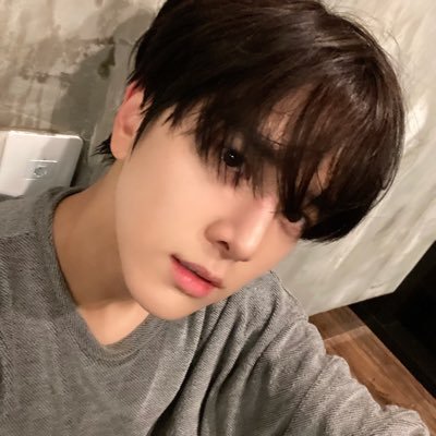PzoVw's profile picture. 성욕자
