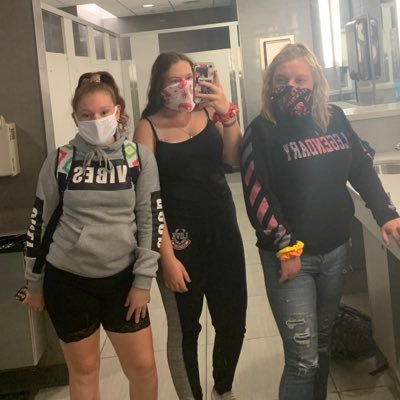 dakotacrabtre17's profile picture. 