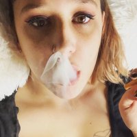 Kitty Lynn (@kittylynnsmokes) Twitter profile photo