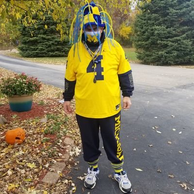 wgl2424's profile picture. A man should place at least one wager a day, or else he could be walking around lucky and not even know it. GET THAT PAPER!