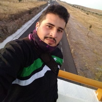 MiguelEs_15's profile picture. Solo somos granos de arena en una playa infinita, no por eso la diversión se quita.