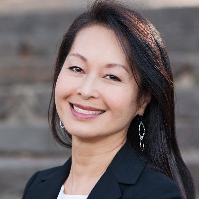 大阪バイリンガル臨床心理オフィス代表。カリフォルニア州認定臨床心理士。ソマティックセラピスト。State of California Licensed Marriage and Family Therapist.  Providing mental health services in English.