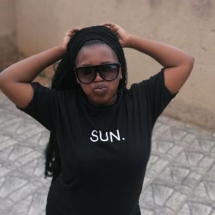 SimzRight's profile picture. 