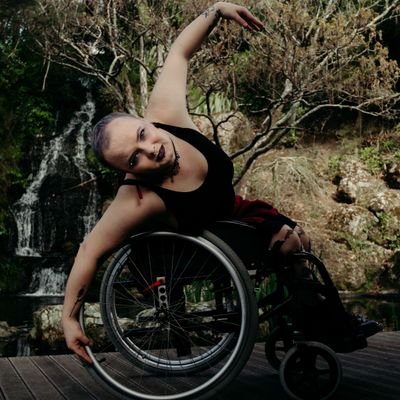 18+ only. 23 disabled, bi & enby sworker from nz!
Money is my love language.
I sell custom vids, pics, snapchat, dom sessions and more!