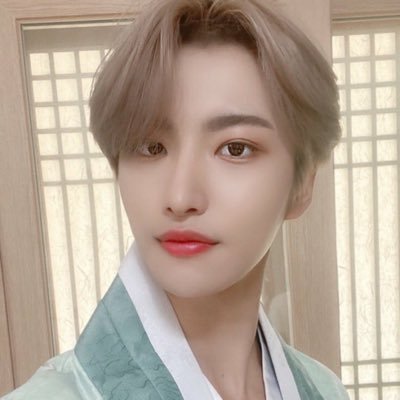 horizonseonghwa's profile picture. i eat soap