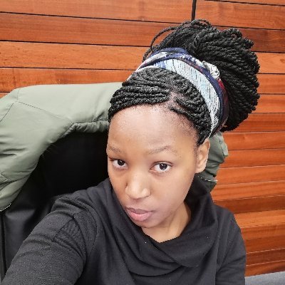 MinenhleNguba14's profile picture. 