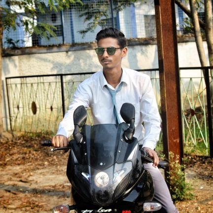 PrabalP96947276's profile picture. नींद कैसे आएगी , सपने अधुरे है अभी ।