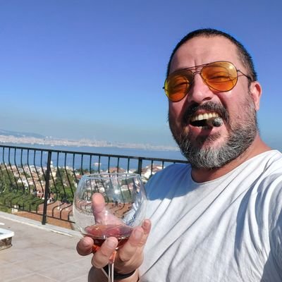 ProHuma74454062's profile picture. Observer&Dreamer.