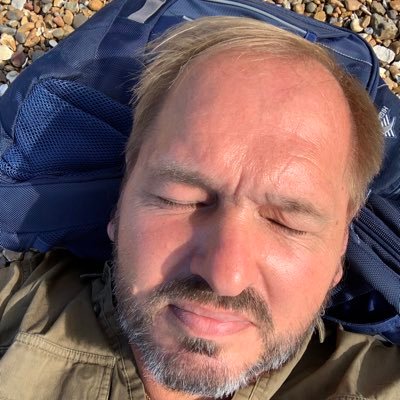 Simon37231902's profile picture. Unemployed but a great communicator and problem solver.