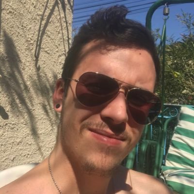 Président de la structure Oxydium Corp Gaming @OxydiumG - ancien Joueur Esport COD - actuellement multigaming- 25 yo 🇫🇷 https://t.co/JNemM5rLH5