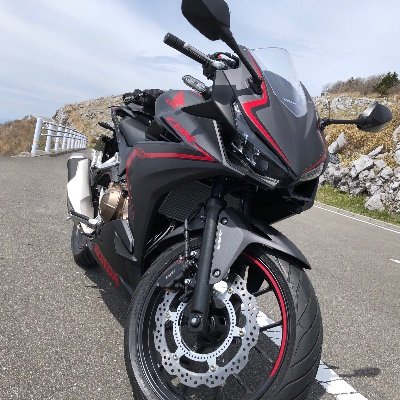 アニメとゲーム好きバイク乗りです
バイクが好きなのに仕事は車の整備士の謎