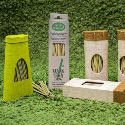 Rambo straws sont des pailles naturelles faites à partir de plantes herbacées produites et fabriquées par la Société Mikalo basée à Antananarivo – Madagascar.