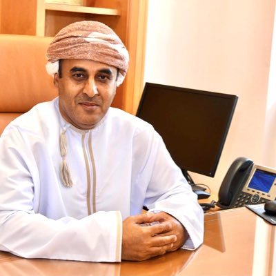 كاتب وباحث وشاعر.
سابقا:رئيس النادي الثقافي.مستشار الدراسات والبحوث بمجلس الدولة.خبير الدراسات بوزارة التعليم العالي.مسؤول النشاط الثقافي بجامعة السلطان قابوس.