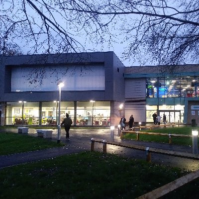 Shiny library at New Barnet Leisure Centre, run in partnership by @InclusionBarnet and @BarnetLibraries