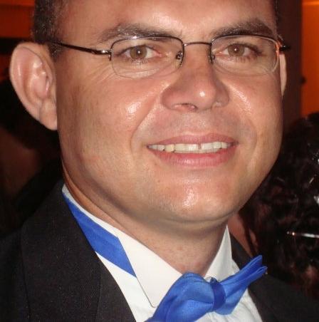 Mestre em Educação
Intérprete de LIBRAS
Especialista em Tecnologia Assistiva, Comunicação Alternativa e Libras
Gestão Escolar