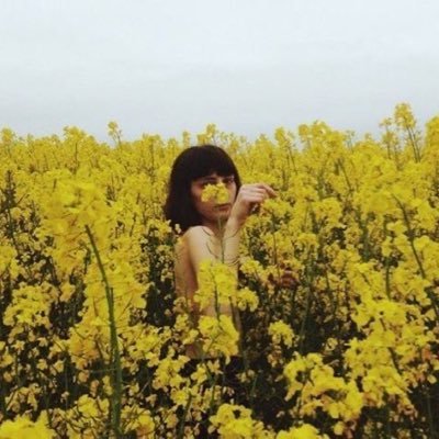 IInMyGalaxy's profile picture. • หญิงชาวโลกธรรมดาที่ใช้ alcohol hand rub มากกว่า hand cream