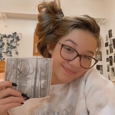 ✰ 16 ✰5•22•18 seattle rep ✰swifie sense 2009 ✰Tumblr: macielovestaylor + Instagram:)