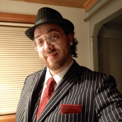 RossHuff8's profile picture. Musical Comedian from the Fox Valley in Wisconsin.