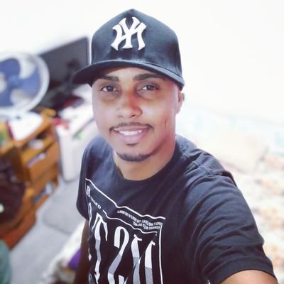 jhonyguedes's profile picture. BOTAFOGO F.R 🌟⭐
Pai da Ana Carolina e do Gabriel
amante da felicidade e de coisas boas