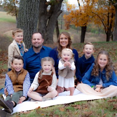 I'm a Christian, happily married to @joshduggar and we have 7 wonderful children!