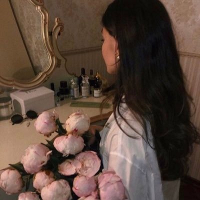 velocity42x's profile picture. شخص تدور الحياه داخله اكثر مما تدور خارجه.