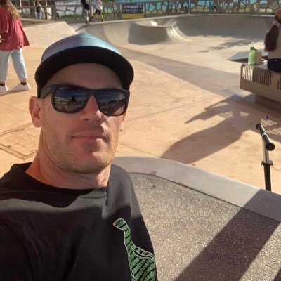 andrewb18184698's profile picture. Clogh man on tour