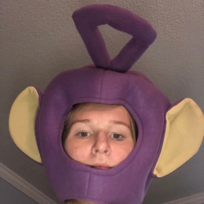 courtneypetes's profile picture. she/her