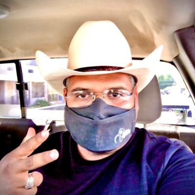 Alegre, divertido, me gusta cantar y Sonorense hasta el tuétano