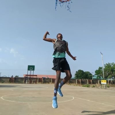 basketball lover
no pain no gain
be the best or die trying
6ft6in
guard and forward