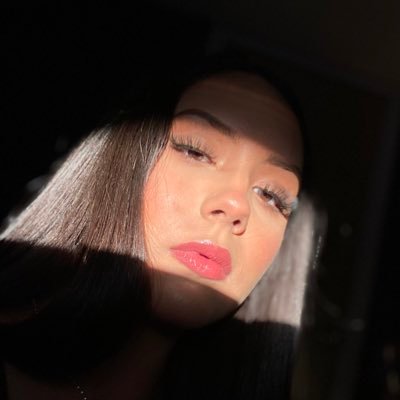 TaniaAlmanza13's profile picture. Albion College ‘24 ΔΓ ⚓️