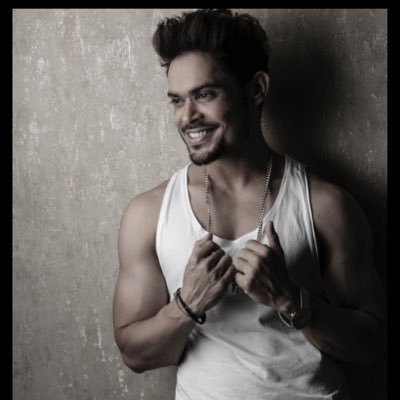 Actor, dancer, Instagram id- kunwar08 , facebook - https://t.co/UOeMopwc7M