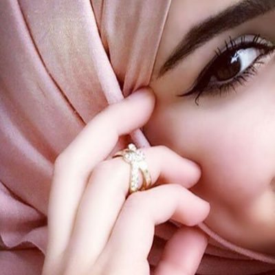 گن شـيئآ جمـيلآ....يأتي بعد ذگرهہ آبتسـآمـهہ
تغريدآتي في آلمـفضـلهہ