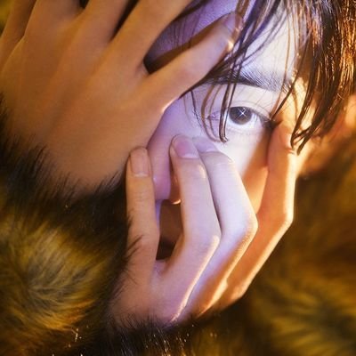⠀‹ ☹ 𝐃𝟑𝐌𝐎𝐍: agobiado de penas, hermoso dentro de su miseria, capaz de amar en medio de las plagas.