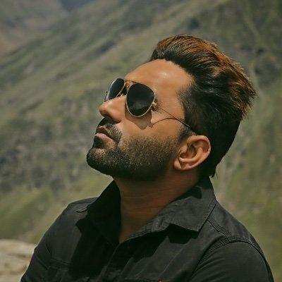KaransinghDhal5's profile picture. हमारे जीने का तरीका थोड़ा अलग है,
हम उमीद पर नहीं अपनी जिद पर जीते है.............